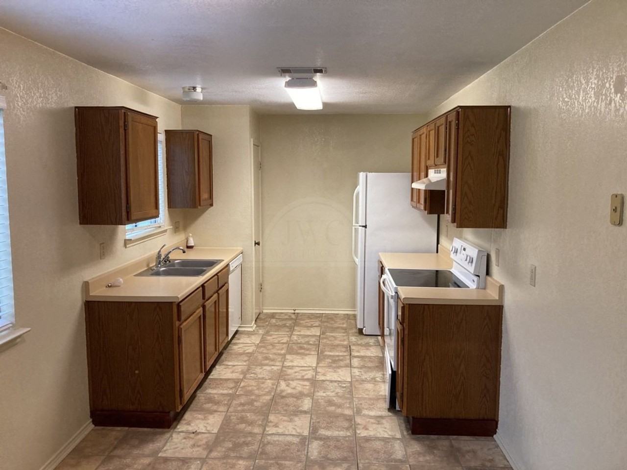 2006 Dickens Dr - Photo 5 of 21