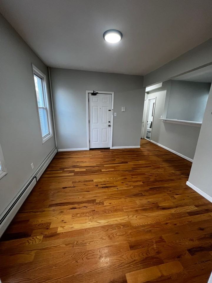 245 Duncan Ave - Photo 2 of 10