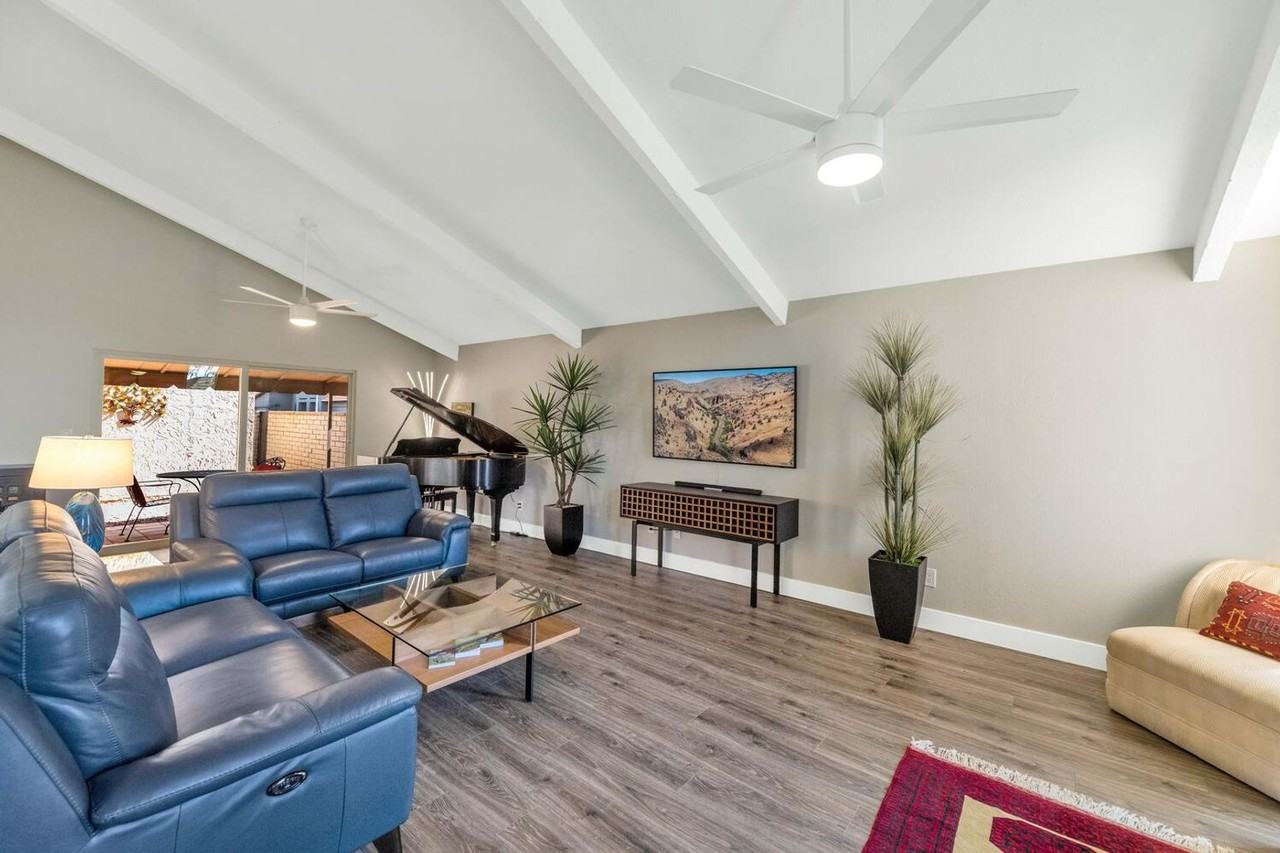 7948 E Vista Dr - Photo 3 of 28