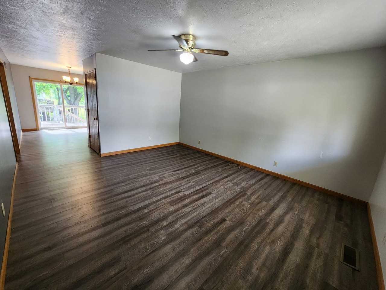 200 N Orchard St - Photo 3 of 19