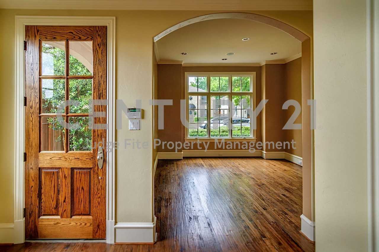 4132 Grassmere Ln - Photo 2 of 11