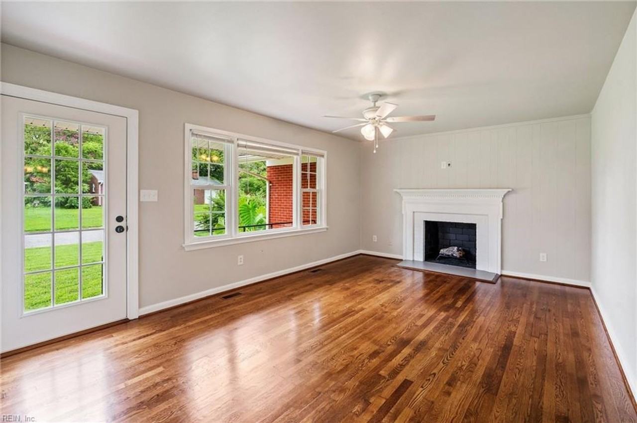 125 Alberta Dr - Photo 3 of 24