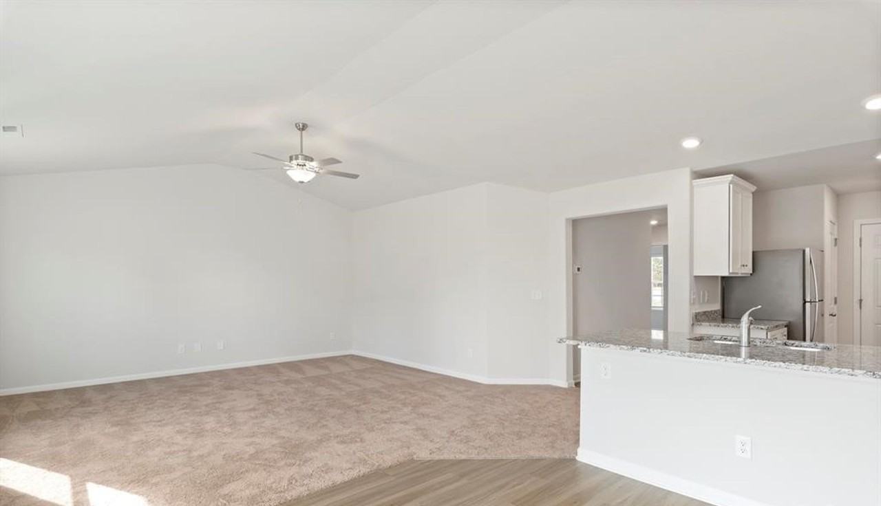 2139 Transatlantic Ave - Photo 5 of 5