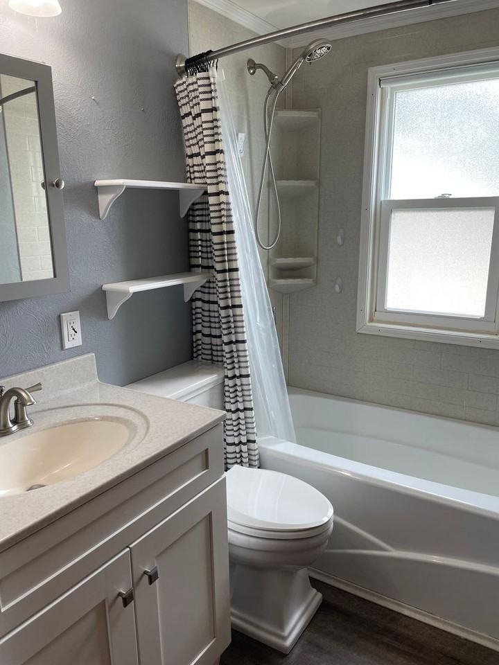 437 N Kansas Ave - Photo 3 of 12