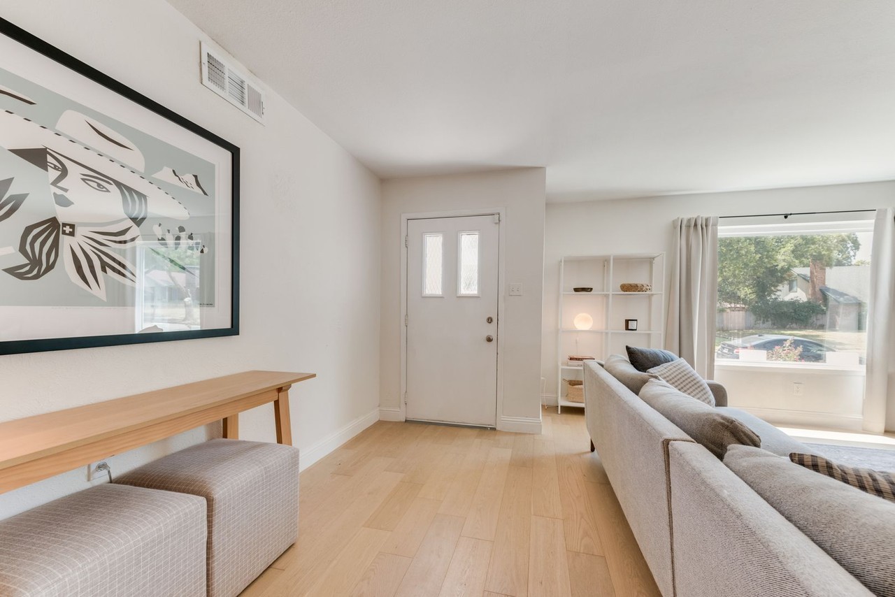 2805 Churchill Way - Photo 3 of 19