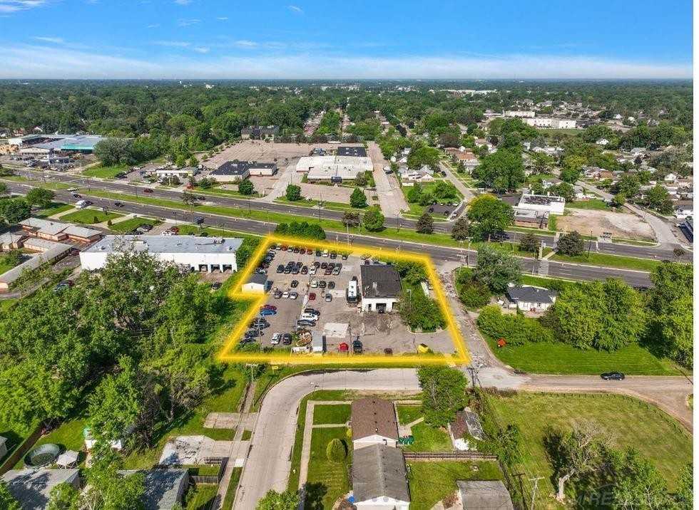 34470 S Gratiot Ave - Photo 4 of 10