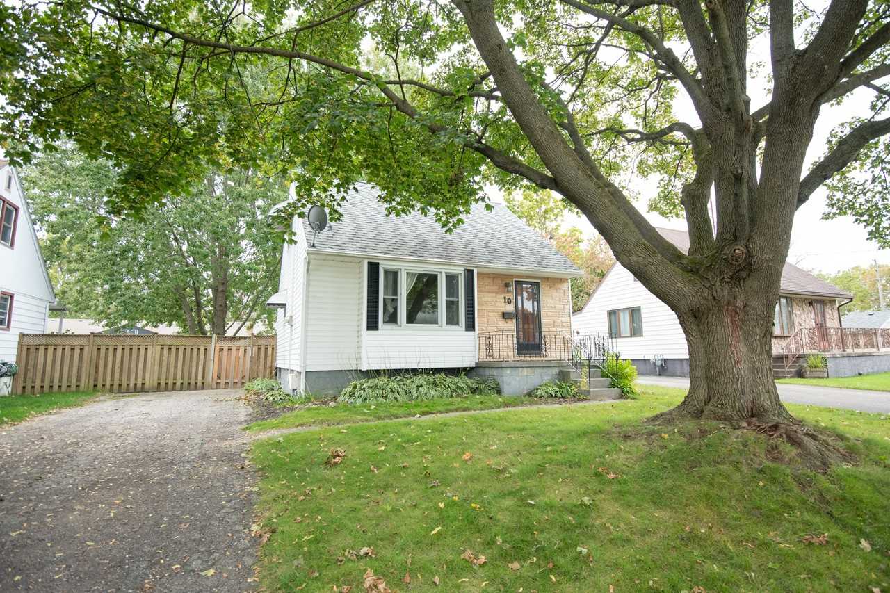 10 De Graeve Dr - Photo 2 of 22