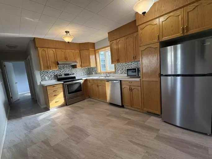 10703 97 St - Photo 2 of 15