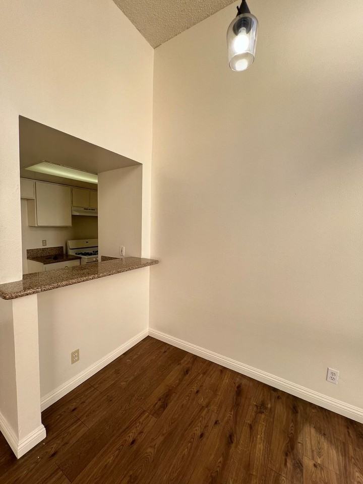 807Bunk - Photo 7 of 9