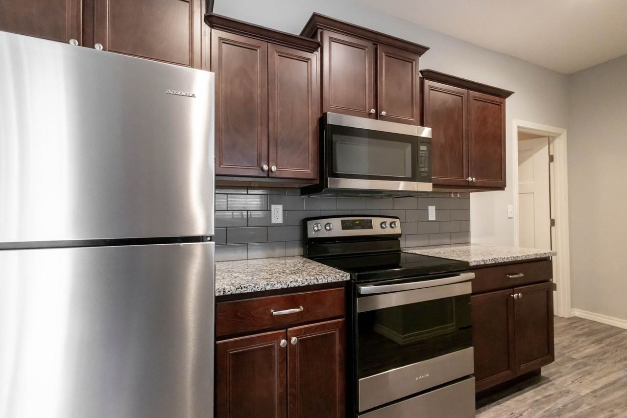 3083 W Cardinal St - Photo 5 of 21