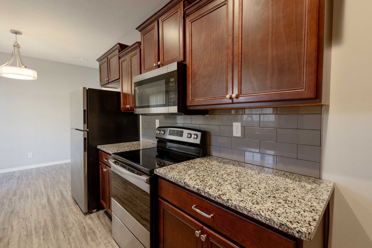 3083 W Cardinal St - Photo 6 of 21