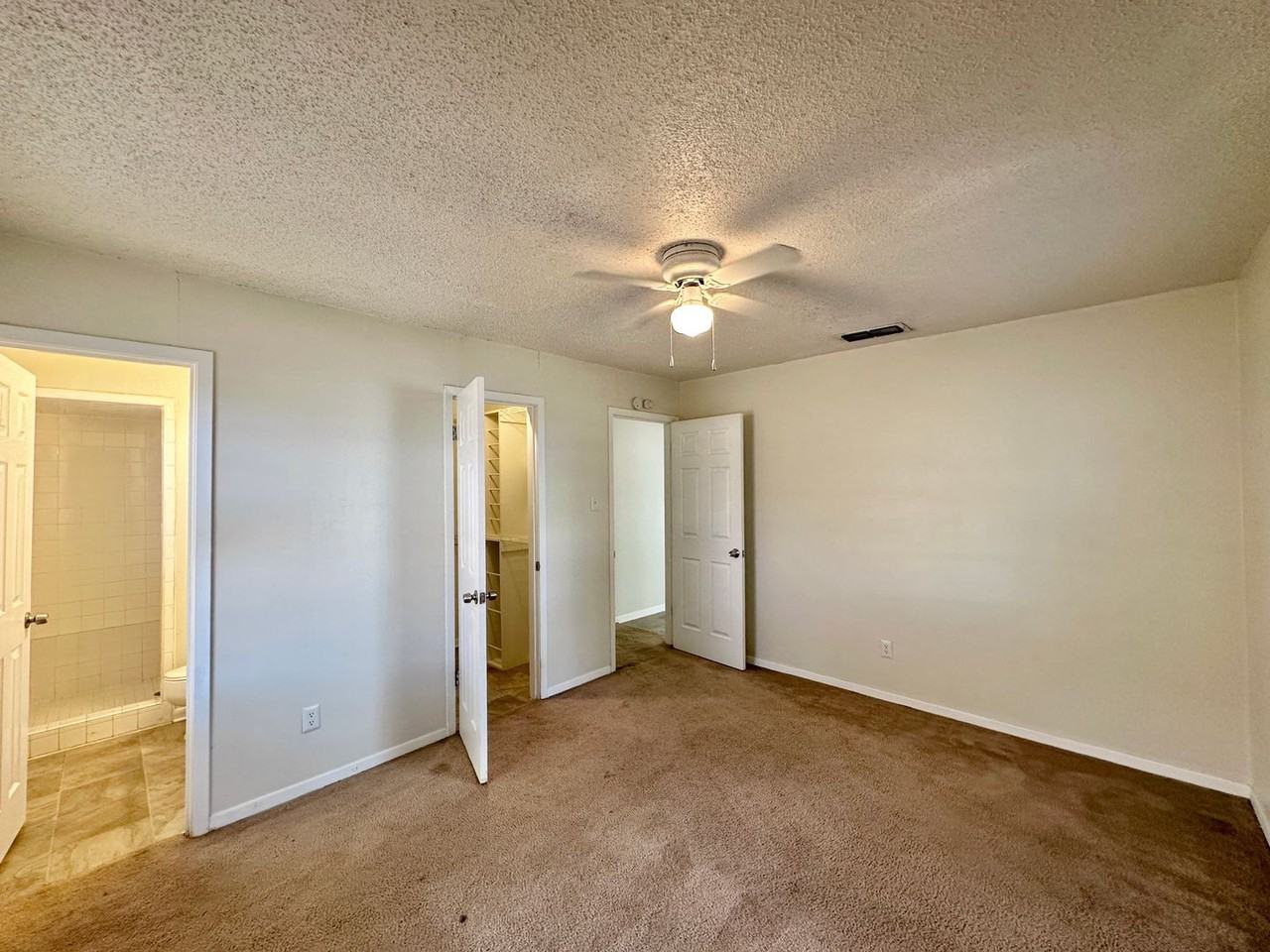 1005 Bonner Dr - Photo 7 of 24