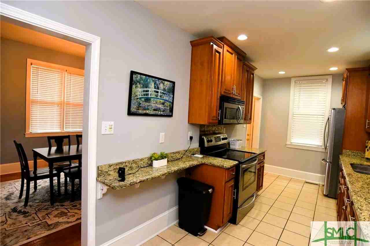 519 E 37th St - Photo 7 of 28