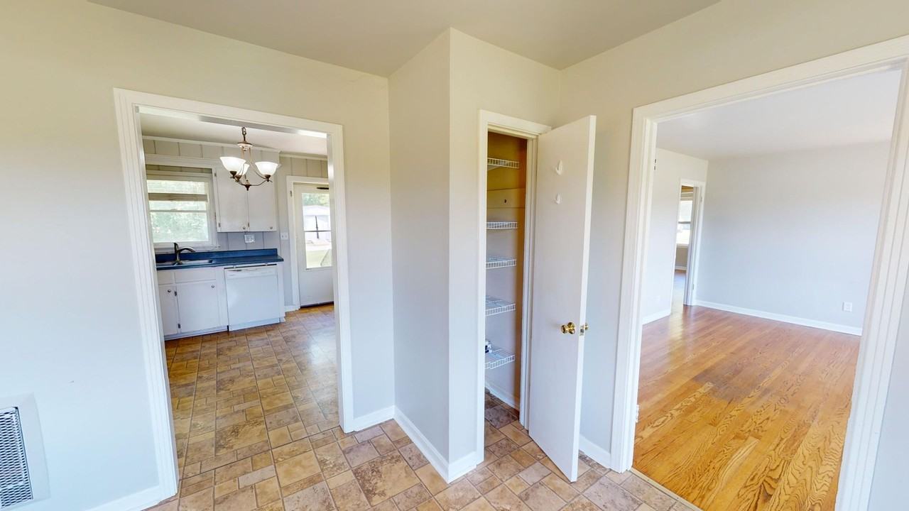 3110 Southall Rd - Photo 5 of 17