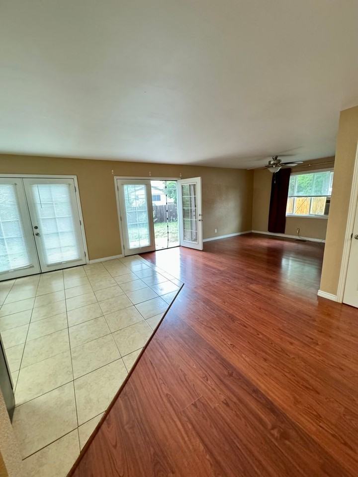 517 Holly Dr - Photo 5 of 22