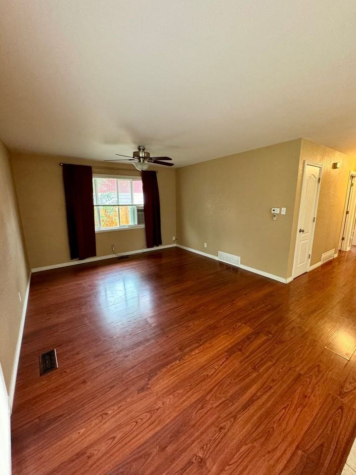 517 Holly Dr - Photo 7 of 22