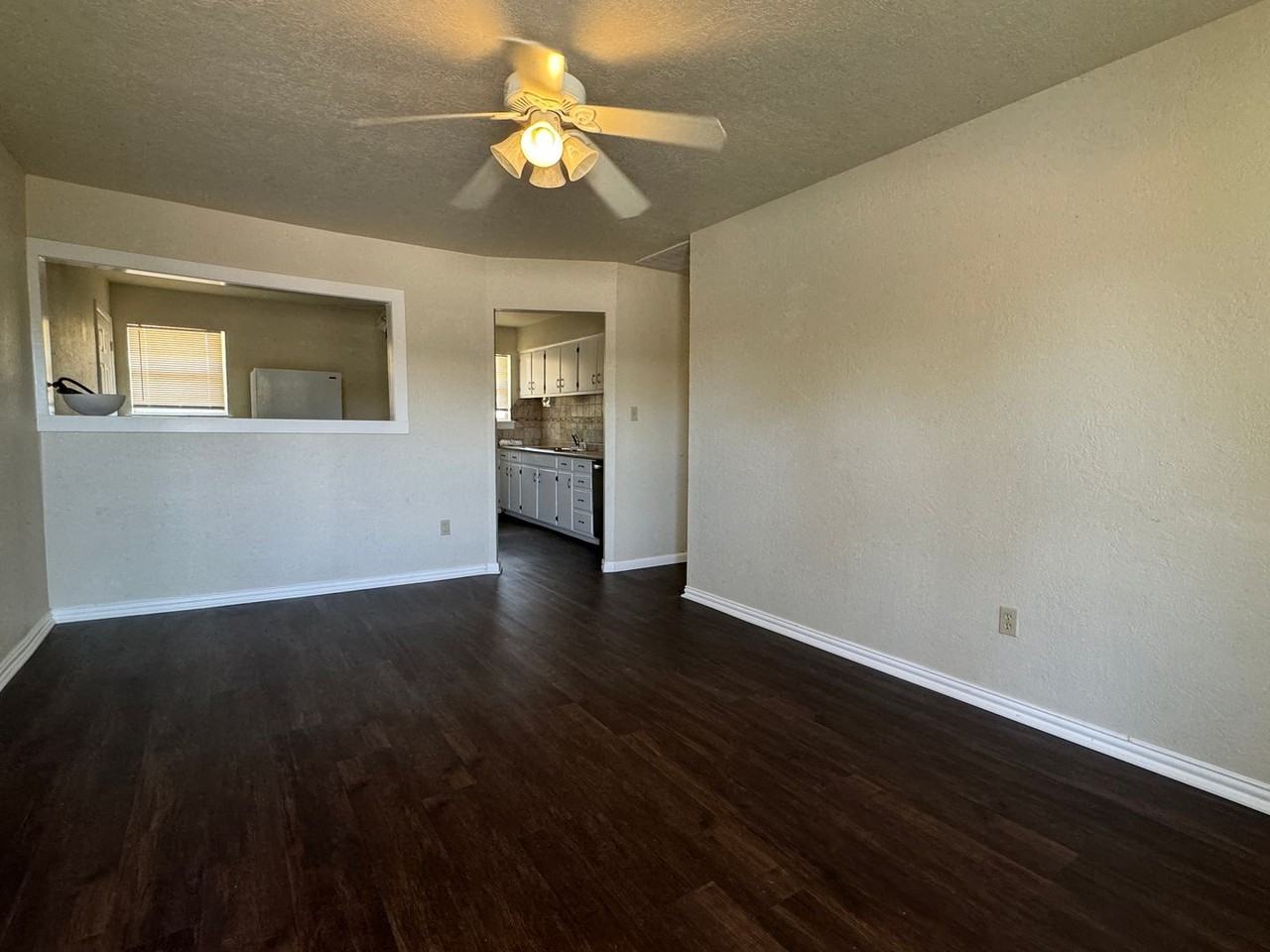 5407 Nw Kinyon Ave - Photo 2 of 11