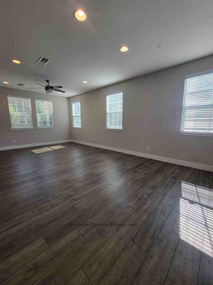 1829 Kelly Pl - Photo 2 of 27