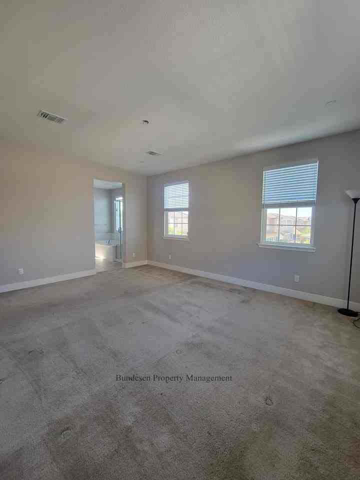 1829 Kelly Pl - Photo 3 of 27