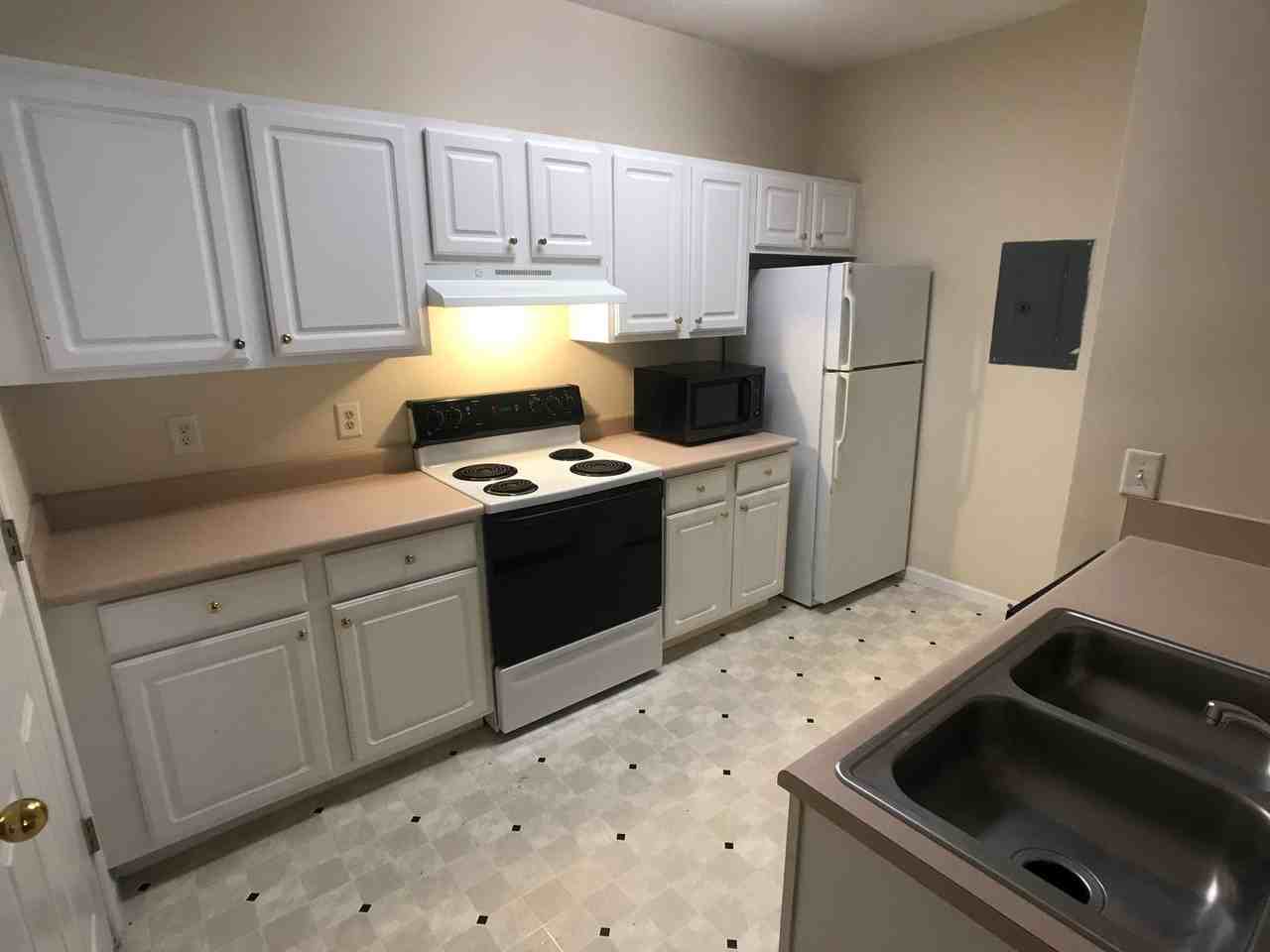 3204 Walden Park Dr - Photo 2 of 10