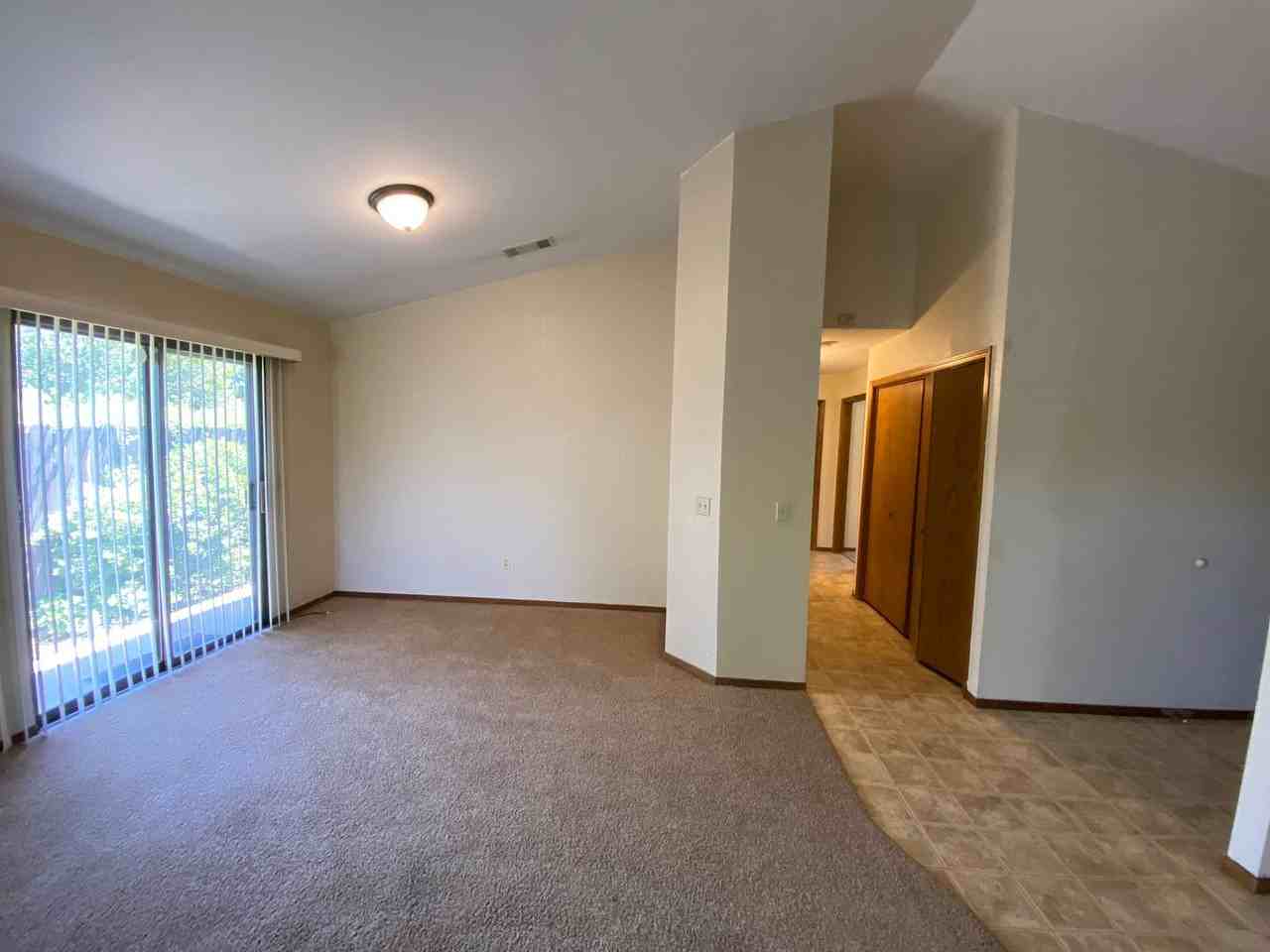 1348 E Ferguson Ct - Photo 7 of 29