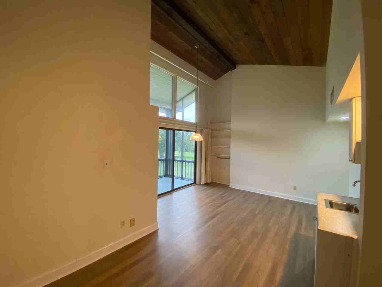 528 Maple Leaf Ct - Photo 3 of 12