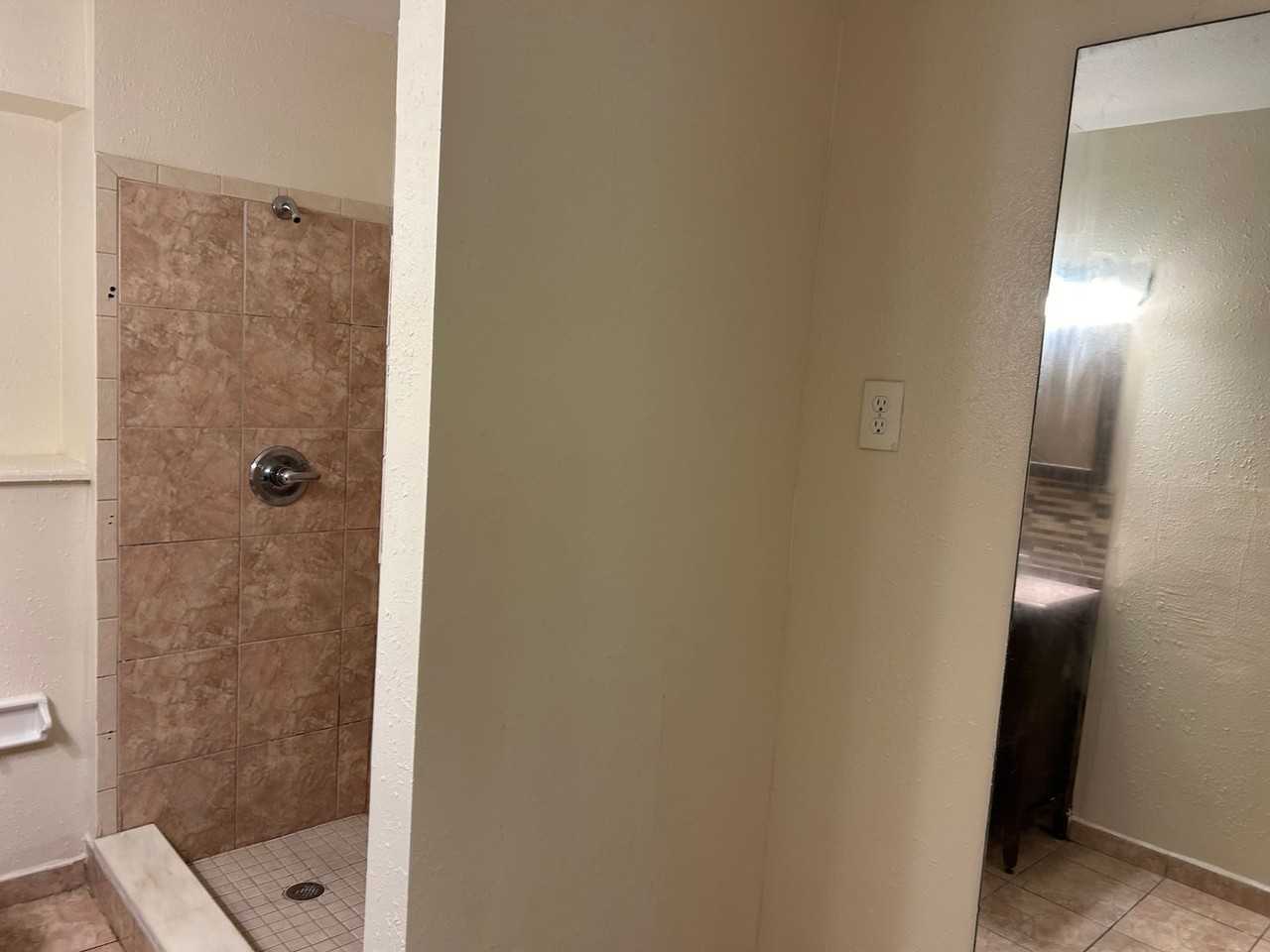 1315 W Nassau St - Photo 5 of 8