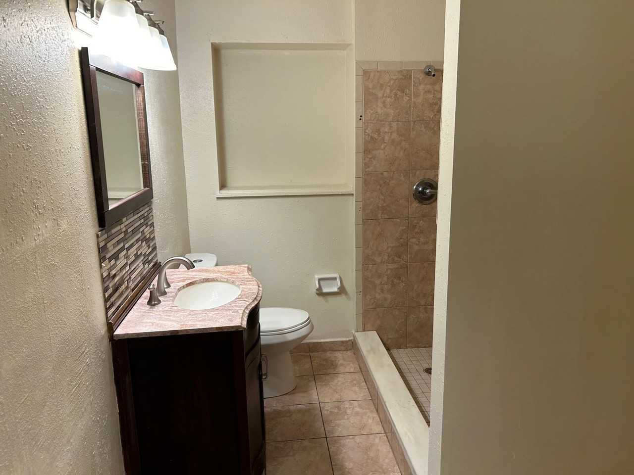 1315 W Nassau St - Photo 6 of 8