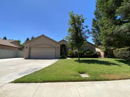 featured image of 2643 W Oakridge Ave