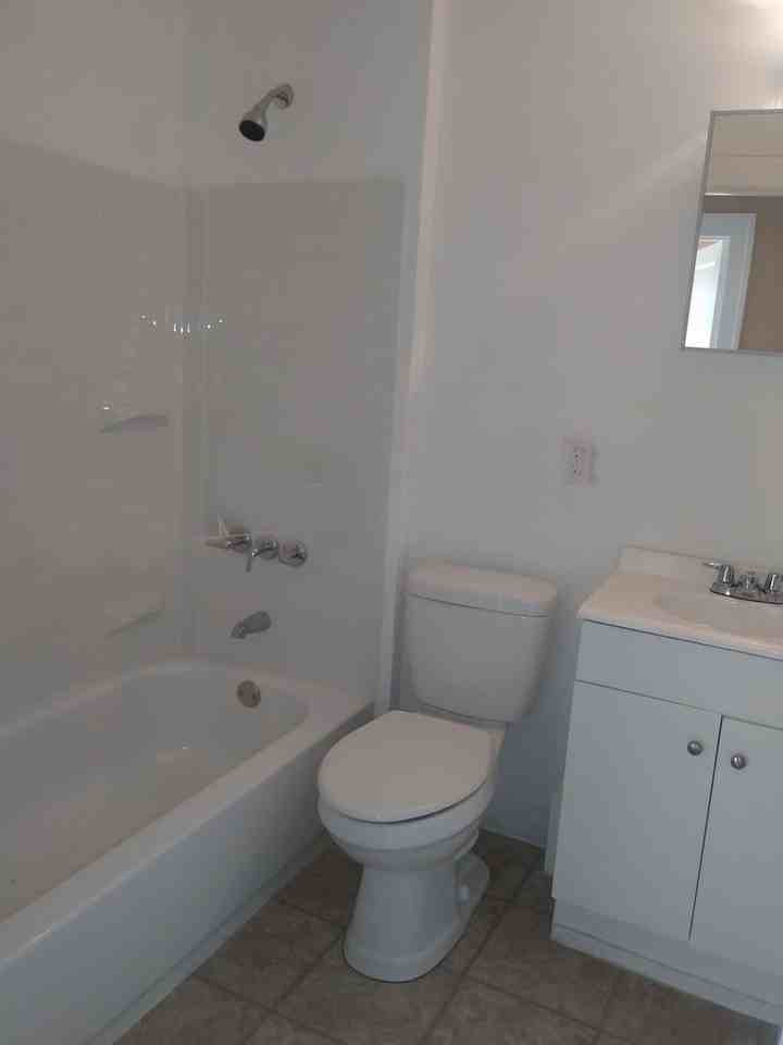 416 Maumee Avenue - Photo 2 of 7