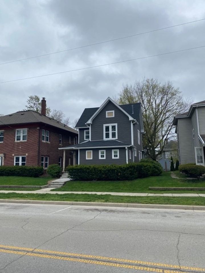 557 W Washington St - Photo 2 of 7