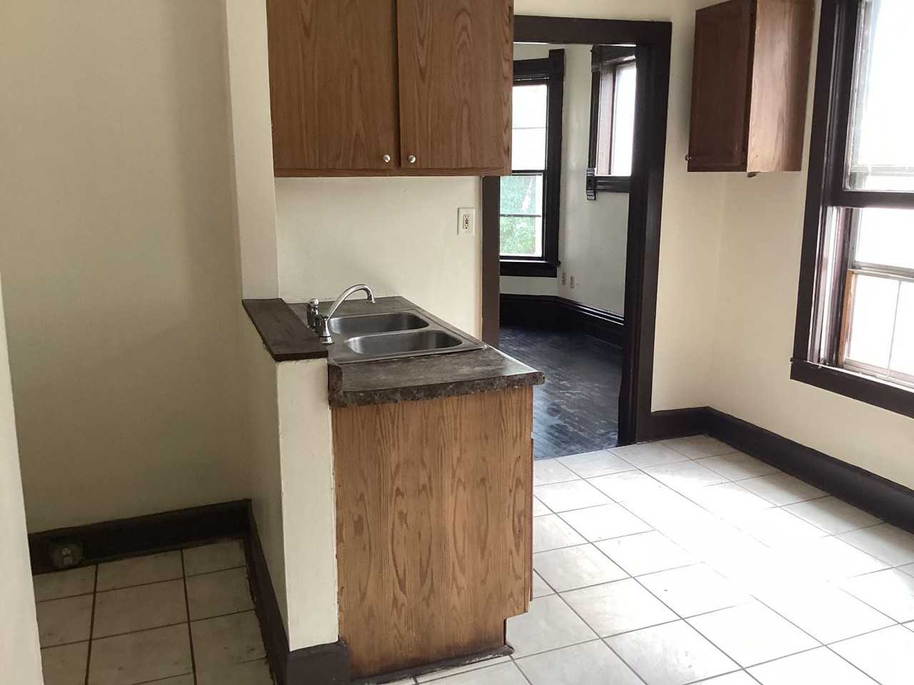 229 N 36th St - Photo 4 of 9