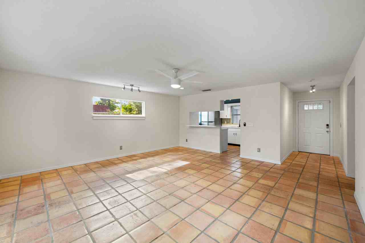 1419 W Princeton St - Photo 7 of 23