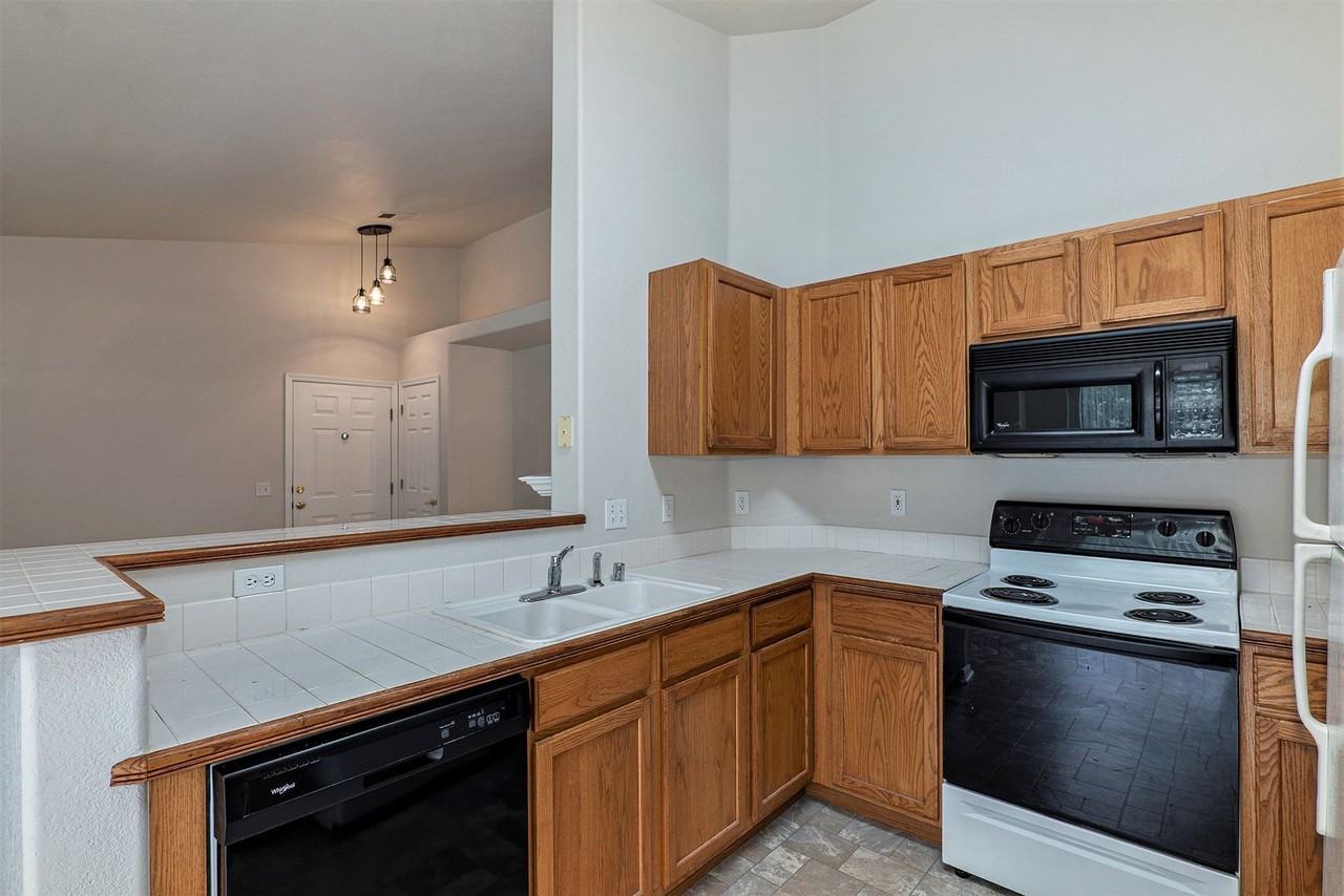 3750 Penny Pt #G - Photo 2 of 25