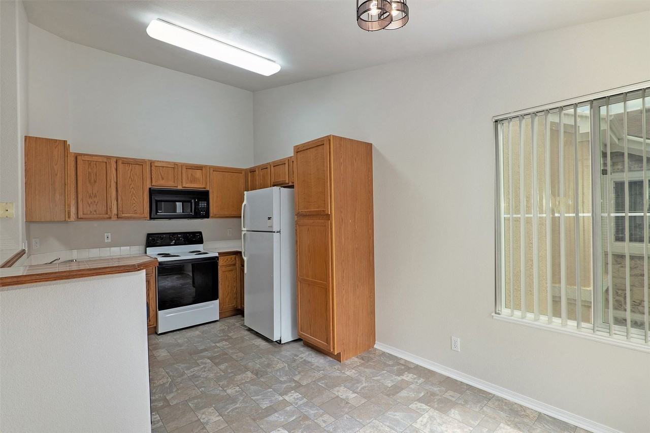 3750 Penny Pt #G - Photo 4 of 25