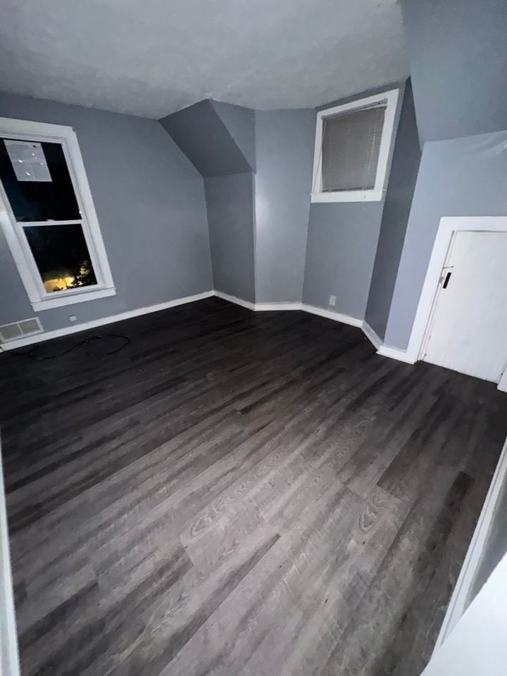 725 California Ave - Photo 4 of 6