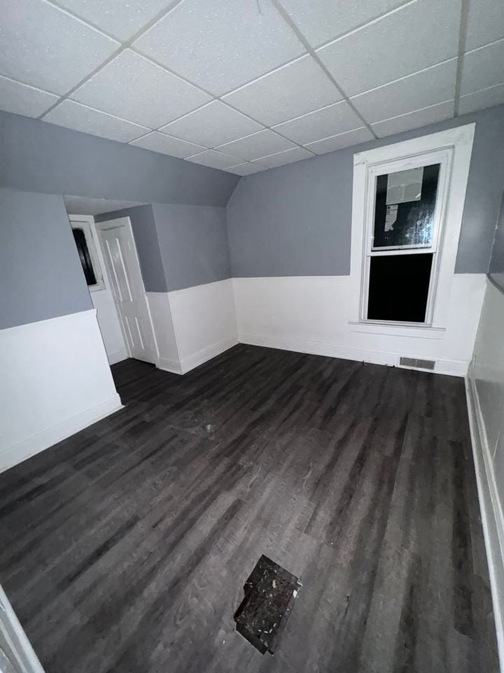 725 California Ave - Photo 5 of 6