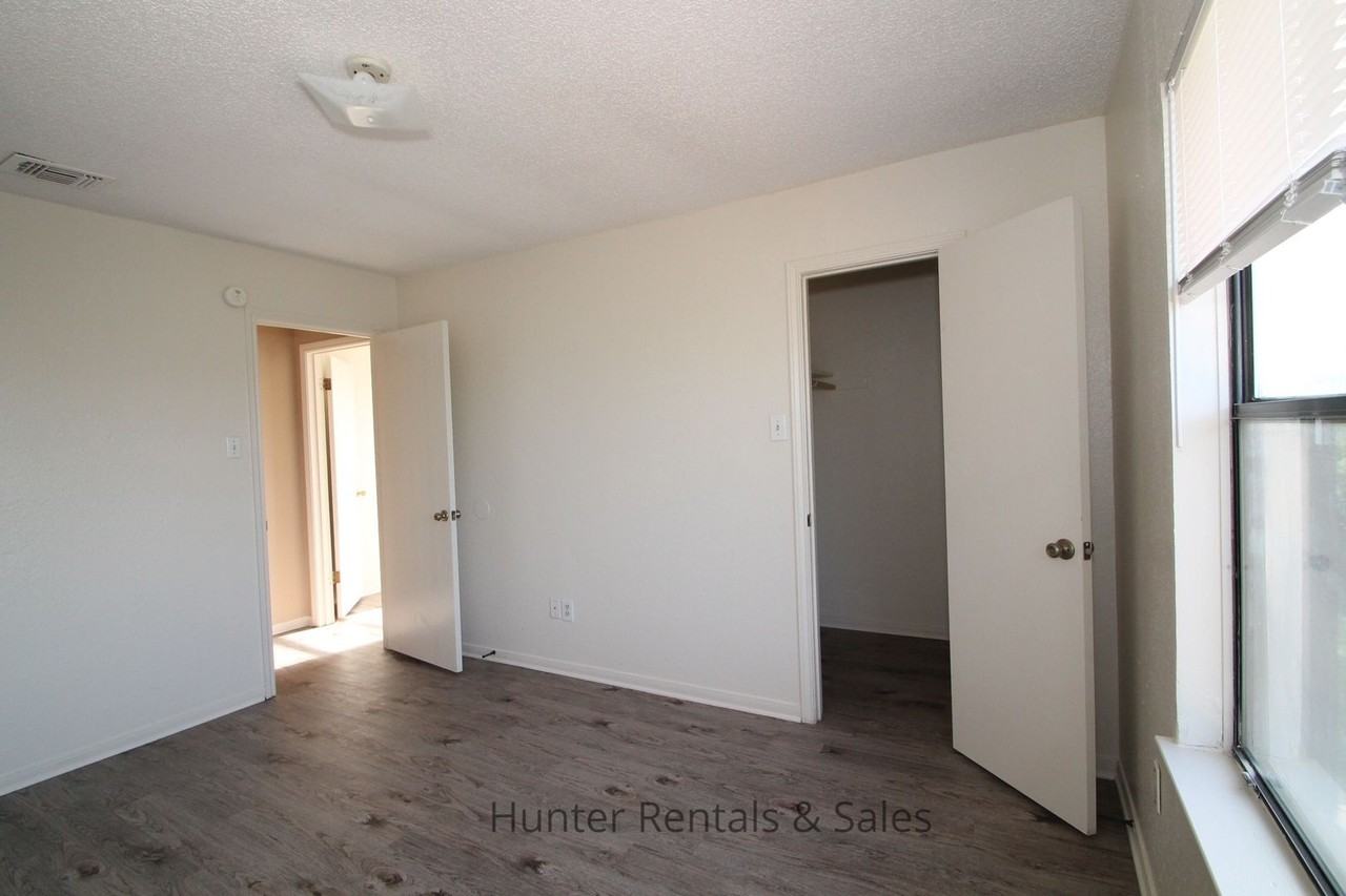504 Angus Cir Apt C - Photo 7 of 15