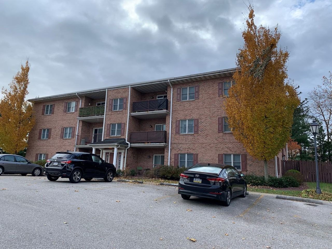 327 N. Pine Ave - Photo 2 of 5