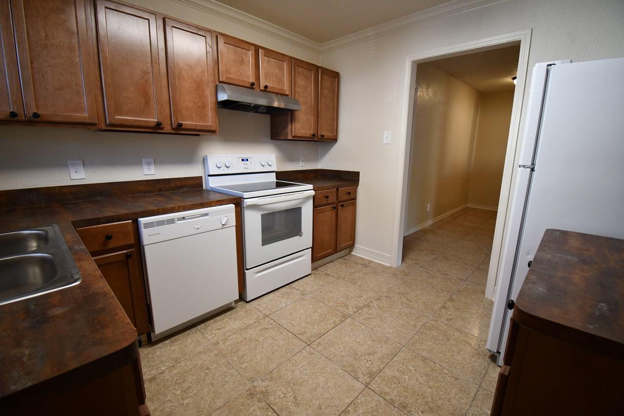 1510/1512 Duncan Avenue - Photo 3 of 9