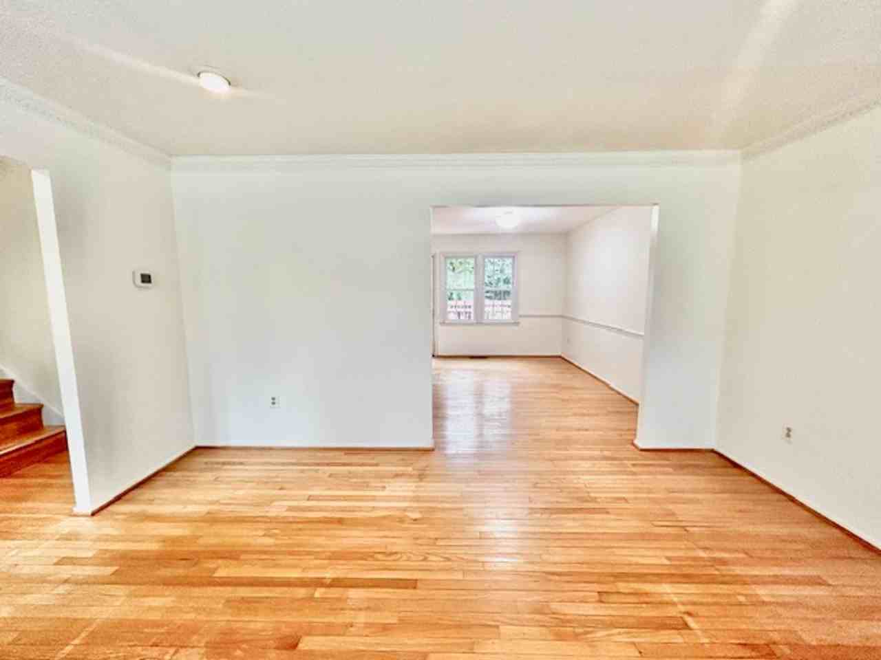 6 Renwick Ct - Photo 3 of 37