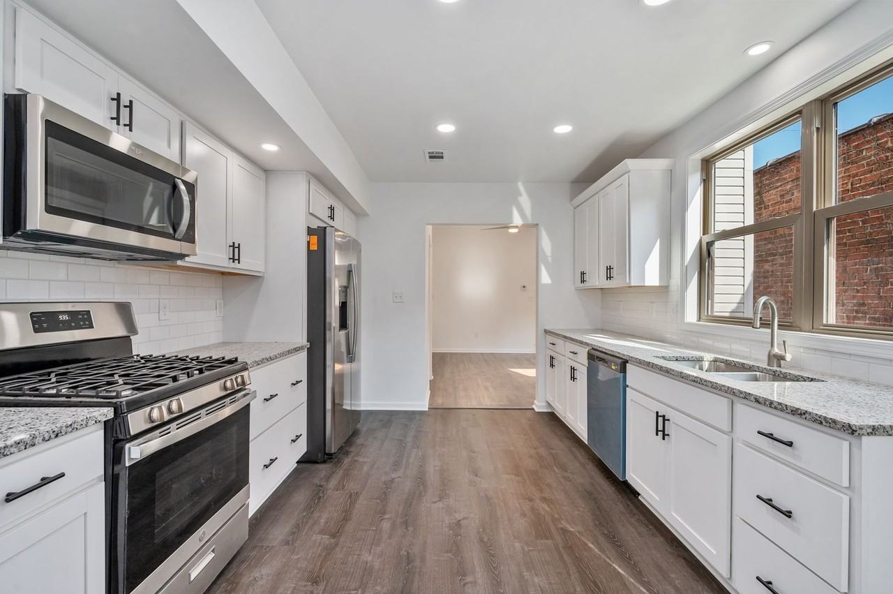 309 Taylor St - Photo 6 of 16