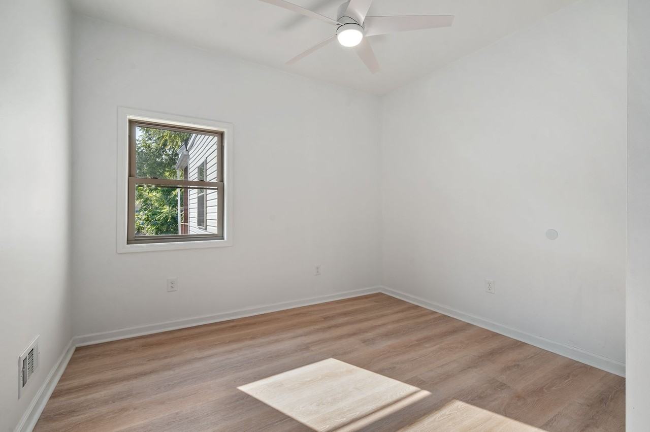 309 Taylor St - Photo 7 of 16