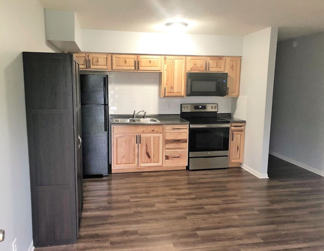 536 Buttinger Place - Photo 3 of 8