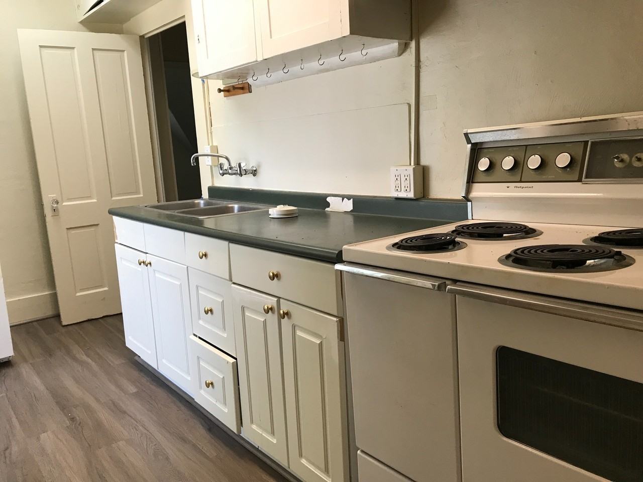 1630 Patterson - Photo 2 of 7