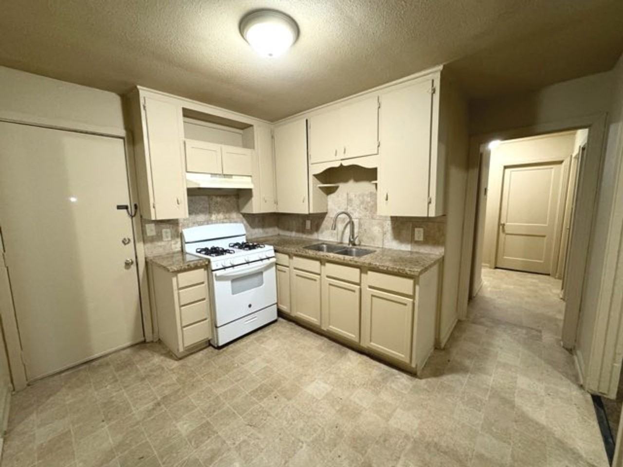 4820 Abilene St - Photo 3 of 8