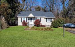 3255 Arlington Dr - Photo 1 of 1