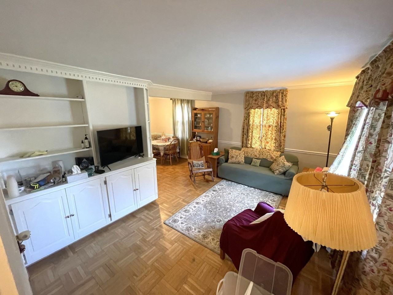 1018 Carson St - Photo 3 of 13