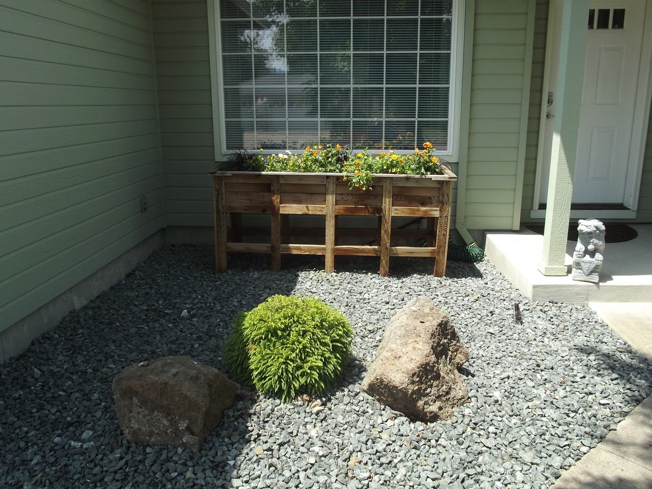 2122 Martin Dr - Photo 3 of 25