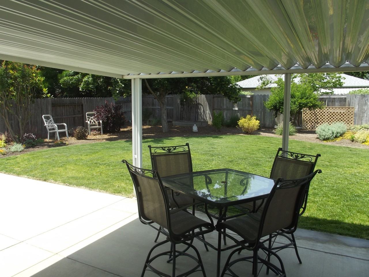 2122 Martin Dr - Photo 5 of 25